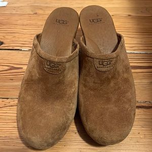 UGG Abbie clog in brown